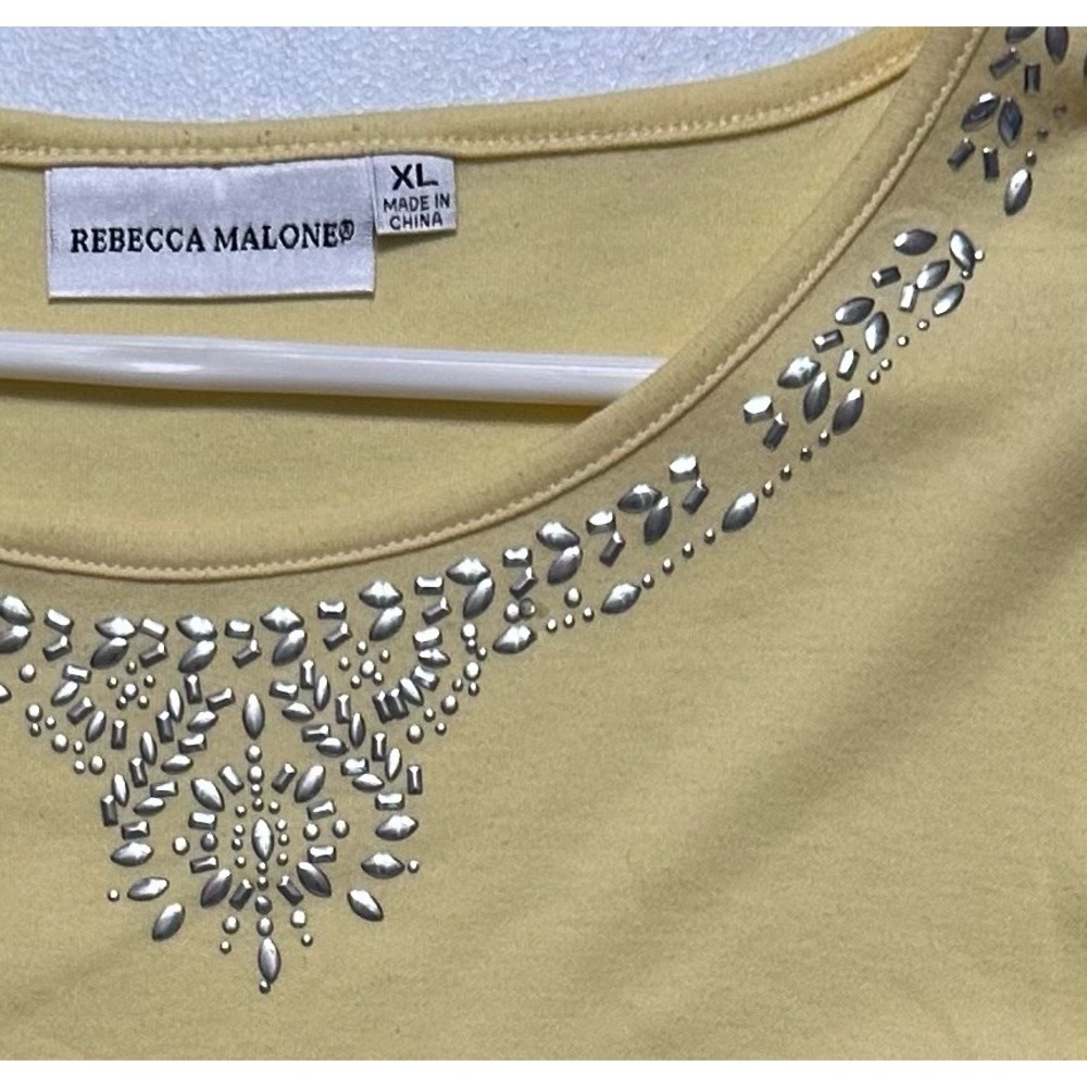Rebecca Malone Embellished Rhinestone Scoop Neck Tee Pastel Yellow Casual Sz XL - Picture 6 of 6